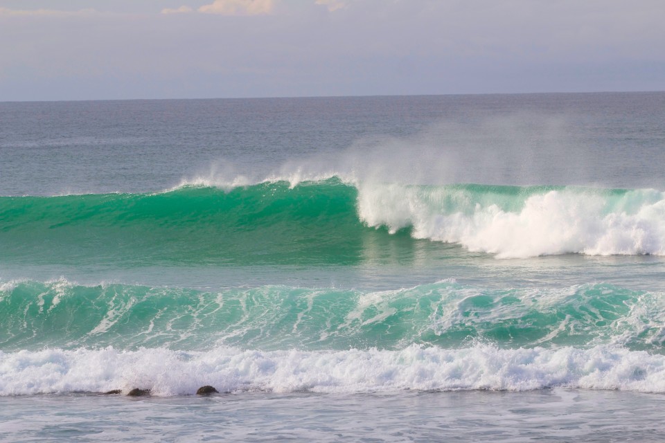 Nice surfing waves.
