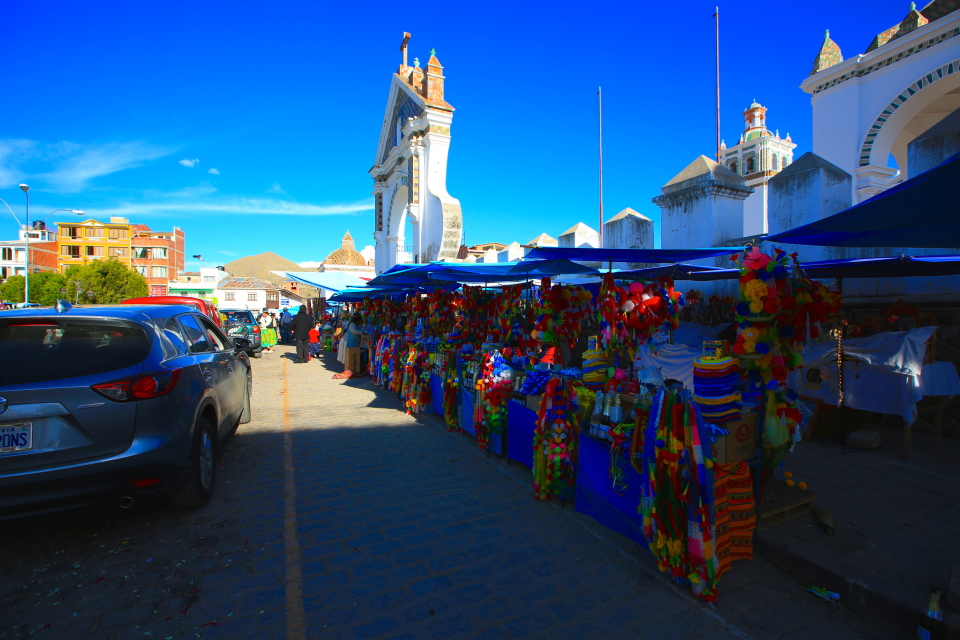 First, there are a bunch of vendors selling flowers, bottles of champagne, and other items to decorate your car with.