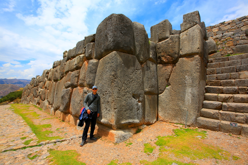 The walls are about 17 feet high and they stretch for about 1,000 feet.  Sadly, we can't see all the walls and towers in Sacsayhuaman because the Spanish used this as a quarry to build homes and cathedrals after conquering the Incas.