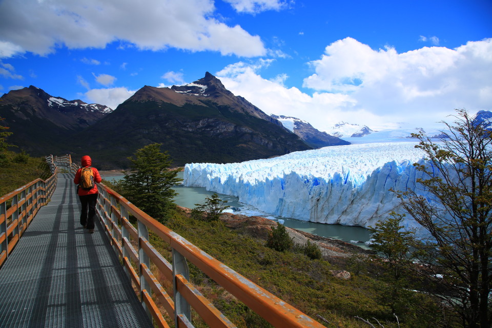 Walking across the highest walkway. This is a great place to get a birds eye view of the glacier.