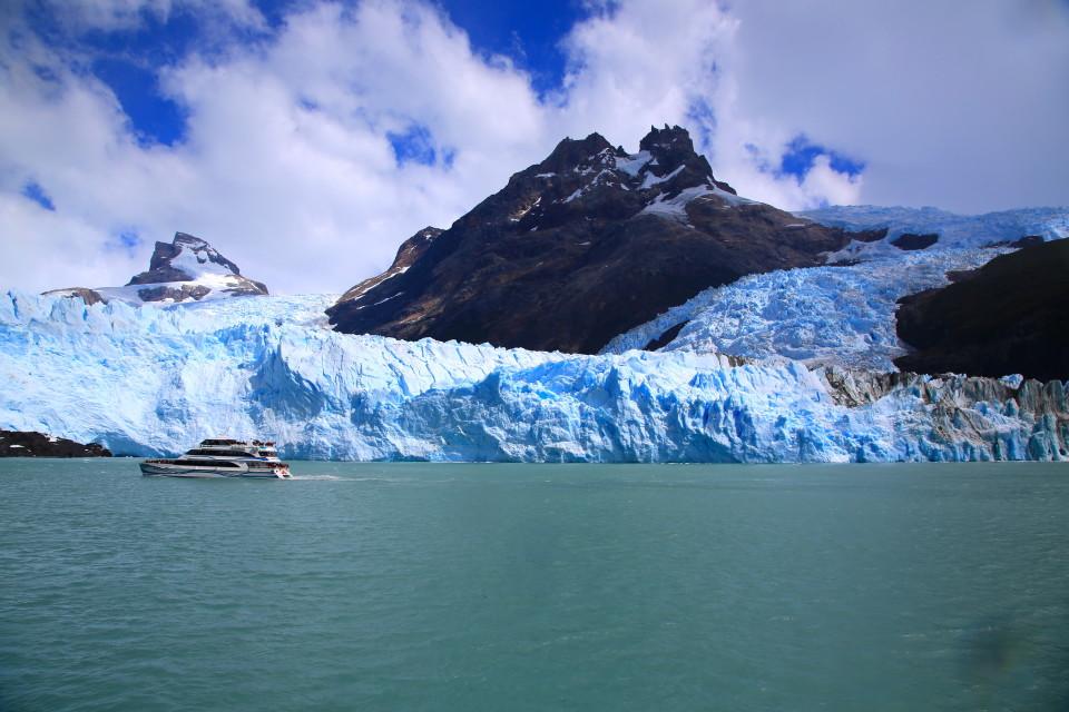 We were able to get closer to the Spegazzini glacier than Upsala. The boat went right up next to it.